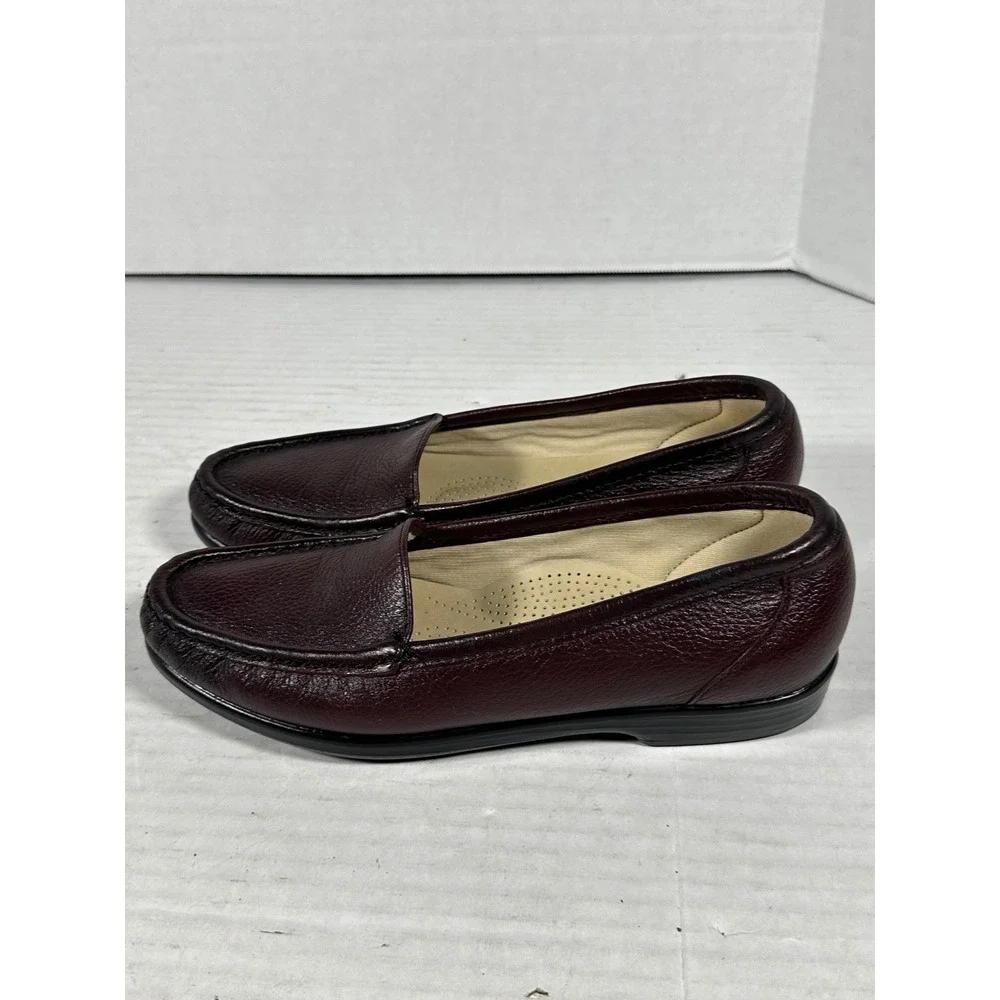 SAS Womens Burgundy Pebbled Leather Tripad ComfortLoafers Made in USA Size 6.5 S
